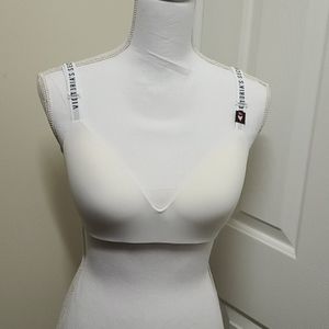 NWT Victoria's Secret T-Shirt Lightly Lined Bra